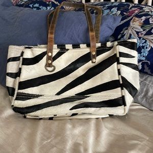 Myra bag - cowhide purse